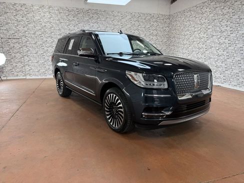 Used 2021 Lincoln Navigator Black Label w/ Cargo Convenience Package image 3