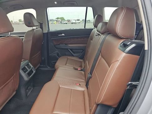 Used 2023 Volkswagen Atlas SE w/ Panoramic Sunroof Package AWD/4WD image 7
