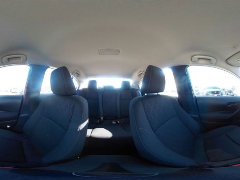 Used 2025 Toyota Corolla LE image 40