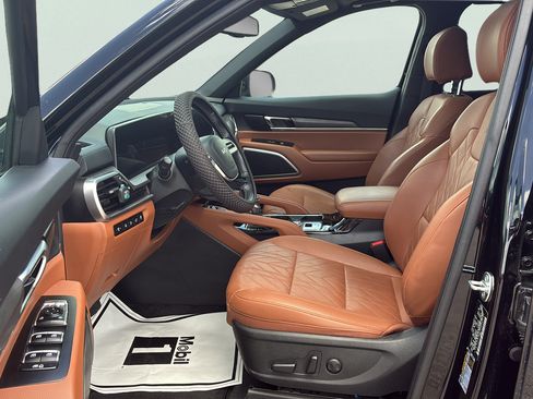 Used 2025 Kia Telluride AWD image 13