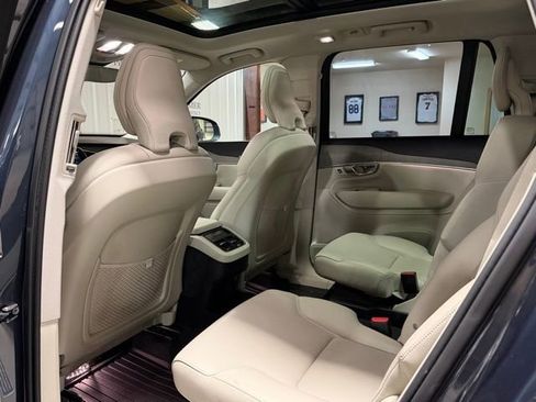 Used 2025 Volvo XC90 B6 Plus w/ Protection Package Premier AWD/4WD image 10