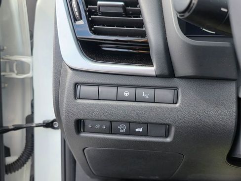 Used 2025 Nissan Rogue SL w/ Tech Package AWD/4WD image 14
