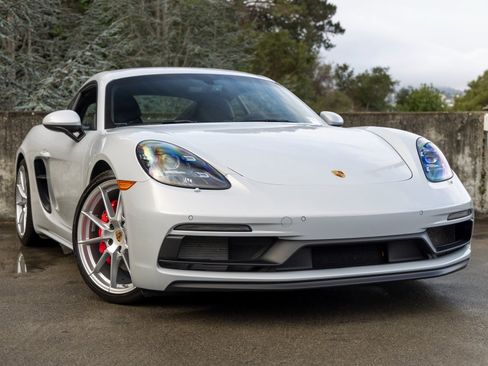 Certified 2024 Porsche 718 Cayman GT4 image 9