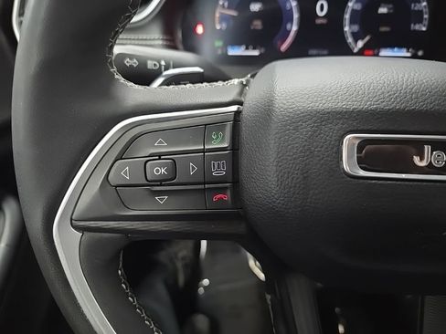 Used 2024 Jeep Grand Cherokee L Laredo image 19