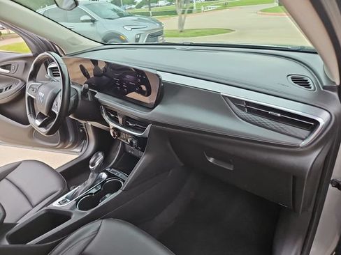 Used 2024 Buick Encore GX Sport Touring FWD image 25