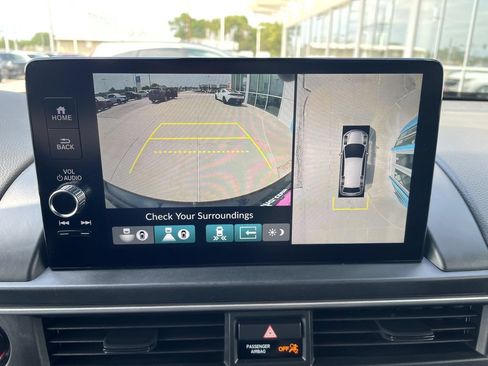 Certified 2025 Honda Pilot Black Edition image 18