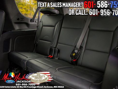 Used 2021 GMC Yukon XL Denali w/ Denali Premium Package image 10
