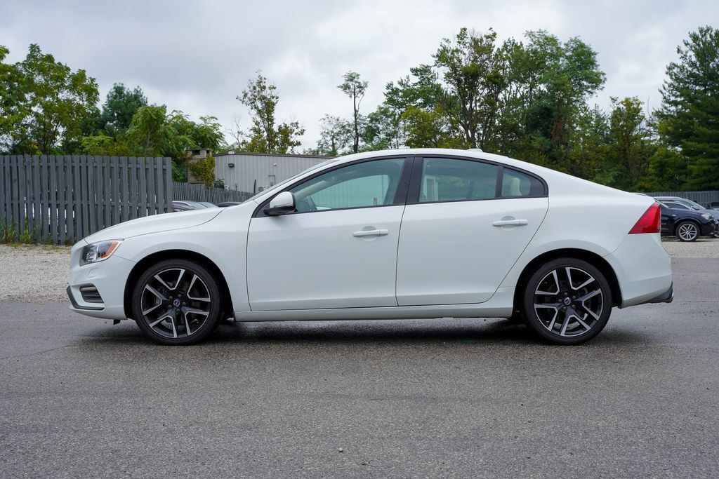 Used 2018 Volvo S60 T5 Dynamic w/ Vision Package AWD/4WD image 4