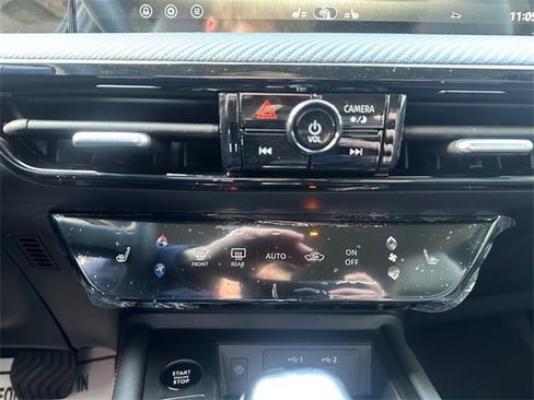 New 2026 Nissan Kicks SR w/ Cold Weather Package image 19