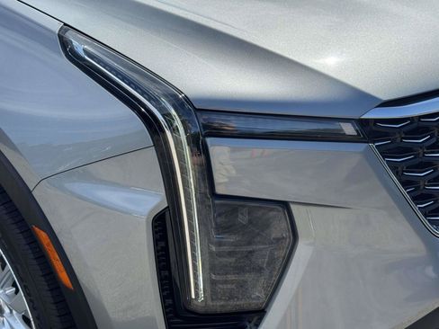 Certified 2024 Cadillac XT4 Luxury w/ Cold Weather Package AWD/4WD image 9