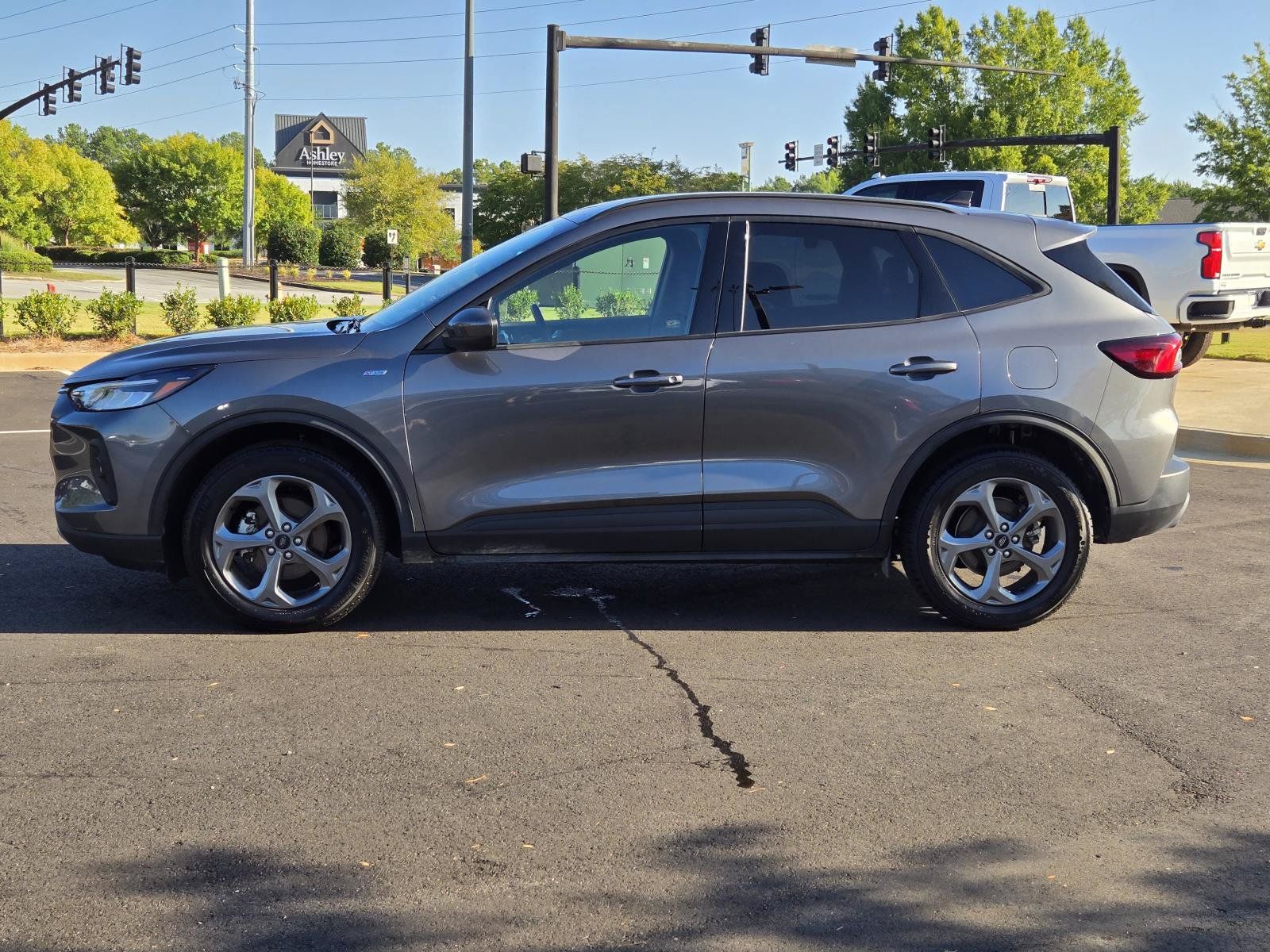Used 2025 Ford Escape ST-Line Select AWD/4WD image 14