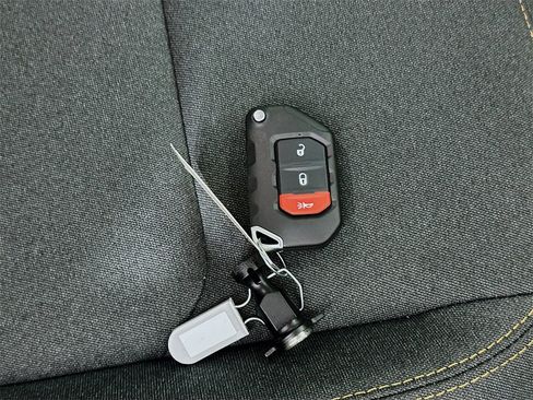 New 2025 Jeep Gladiator Sport image 19