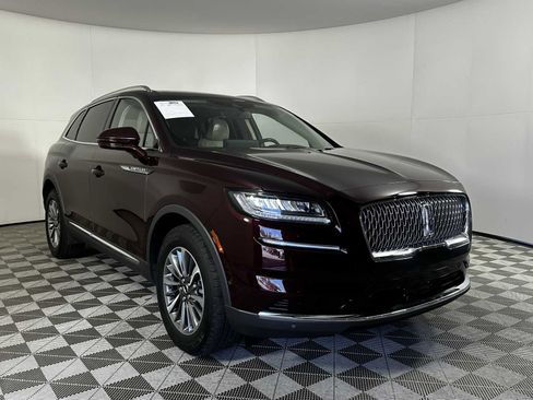 Used 2022 Lincoln Nautilus Reserve image 2