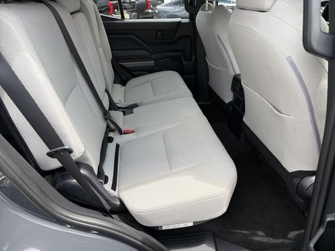 Used 2025 Toyota 4Runner SR5 AWD/4WD image 26