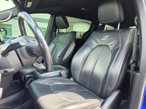 Used 2018 Chrysler Pacifica Touring-L Plus w/ S Appearance Package FWD image 27