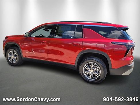 New 2025 Chevrolet Traverse LT image 4