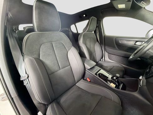Certified 2023 Volvo C40 P8 Recharge Ultimate w/ Protection Package Premier AWD/4WD image 28
