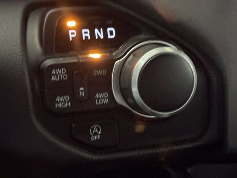 Used 2022 RAM 1500 Big Horn AWD/4WD image 18