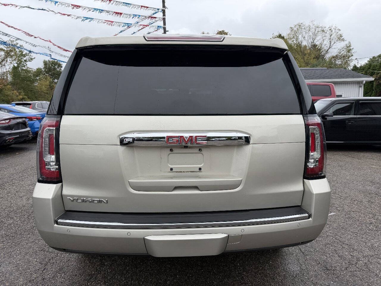 Used 2016 GMC Yukon Denali AWD/4WD image 6