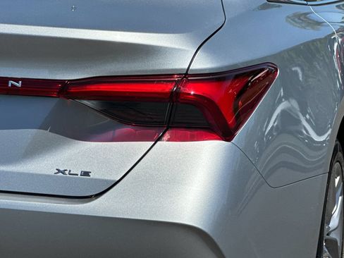 Used 2022 Toyota Avalon XLE w/ Moonroof Package FWD image 32