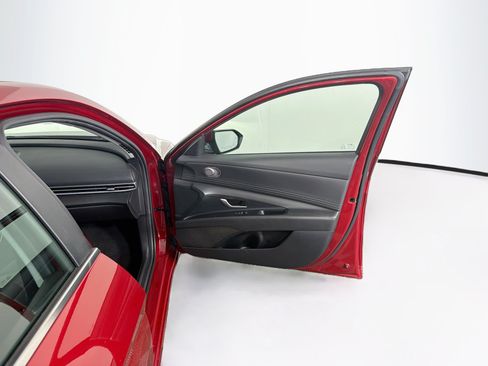 Used 2025 Hyundai Elantra SEL FWD image 34