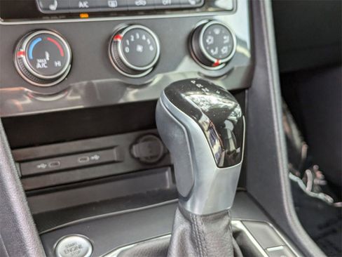 Used 2024 Volkswagen Tiguan SE image 22