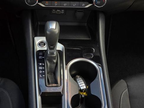 Used 2024 Nissan Altima 2.5 SV FWD image 17
