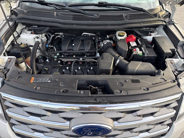 Used 2018 Ford Explorer XLT w/ Equipment Group 202A AWD/4WD image 31