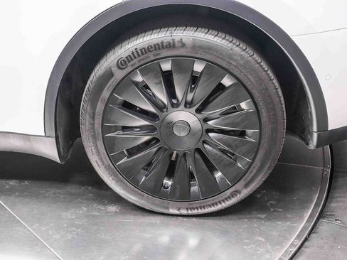 Used 2021 Tesla Model Y Long Range AWD/4WD image 9