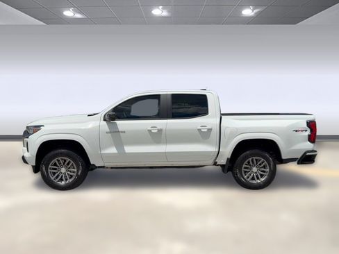 Certified 2024 Chevrolet Colorado LT w/ LT Convenience Package II AWD/4WD image 2