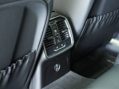 Certified 2025 Porsche Macan image 26