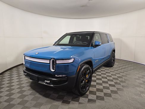 Used 2023 Rivian R1S Adventure image 1