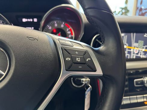 Used 2013 Mercedes-Benz SLK 250 w/ Premium I Pkg image 38