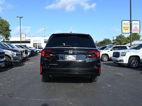 Used 2026 Honda Odyssey EX-L image 6