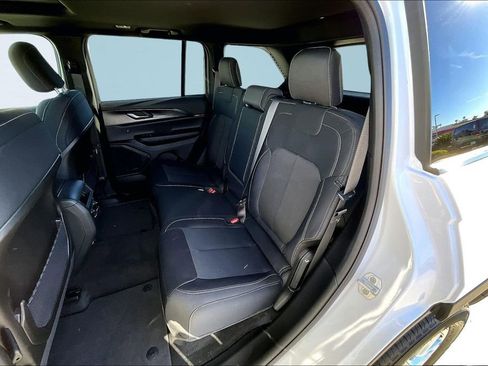 New 2026 Jeep Grand Cherokee Laredo image 19