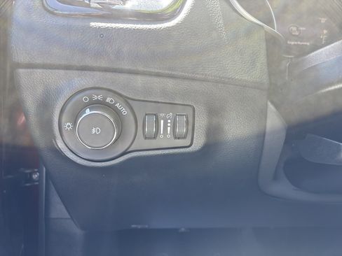 Used 2021 Jeep Compass Latitude AWD/4WD image 23