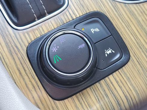 Used 2019 GMC Acadia Denali FWD image 24