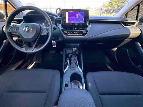 Used 2025 Toyota Corolla LE FWD image 18