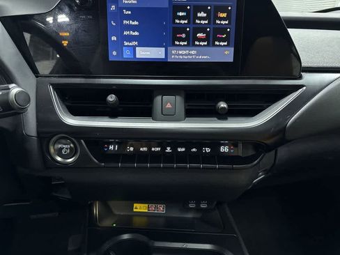 Used 2024 Lexus UX 250h Premium image 21