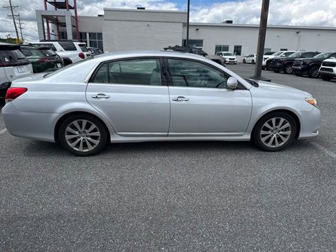 Used 2011 Toyota Avalon Limited FWD image 6