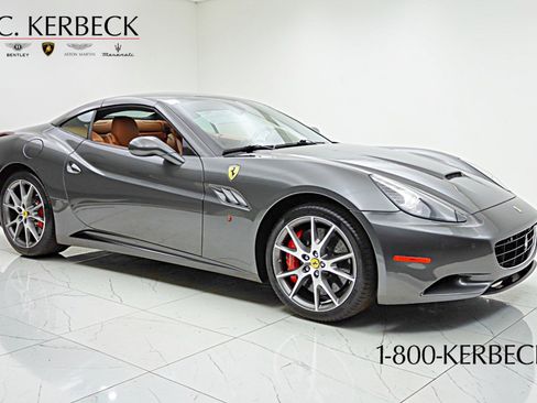 Used 2011 Ferrari California image 29