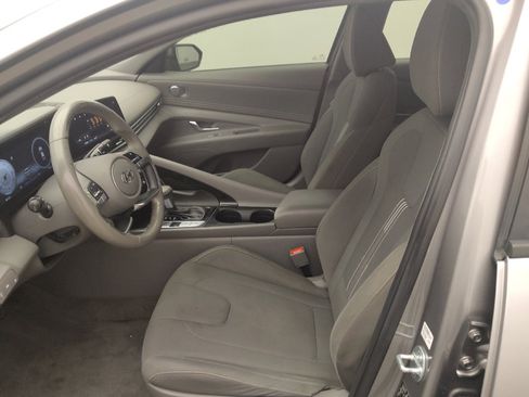 Used 2023 Hyundai Elantra SEL w/ Convenience Package FWD image 17