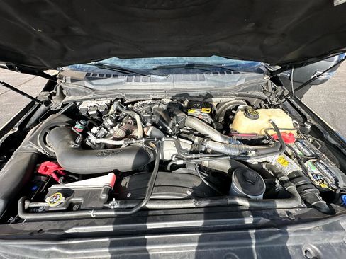 Used 2017 Ford F250 Lariat w/ Lariat Ultimate Package image 18