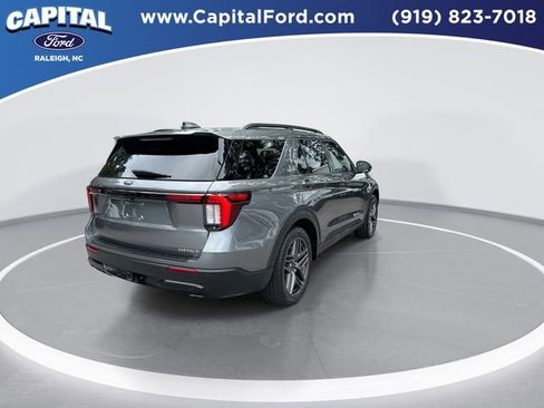Certified 2025 Ford Explorer ST-Line w/ Premium Package RWD image 8