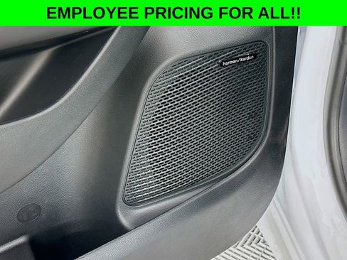 New 2026 Chrysler Pacifica Limited w/ Uconnect Theater Family Group image 22