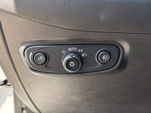 Used 2021 Chevrolet Equinox Premier FWD image 24