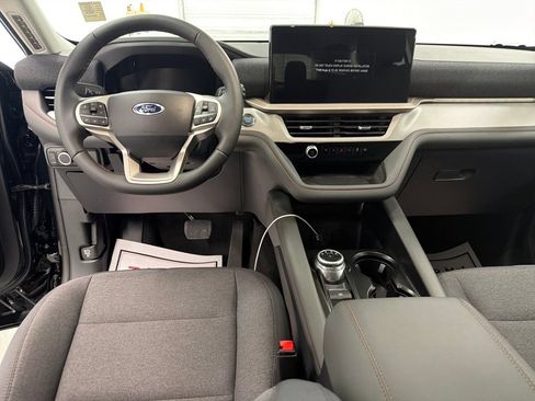 New 2026 Ford Explorer Active RWD image 12