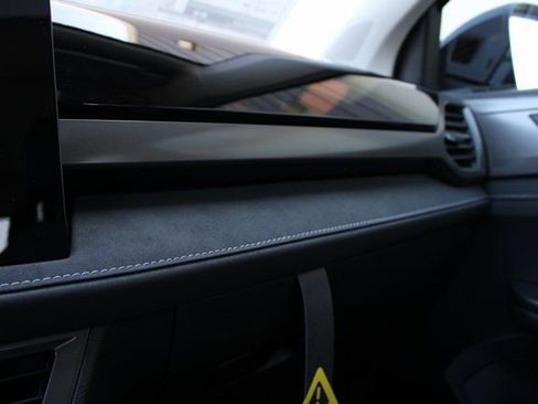 New 2025 Volkswagen Taos SE image 6