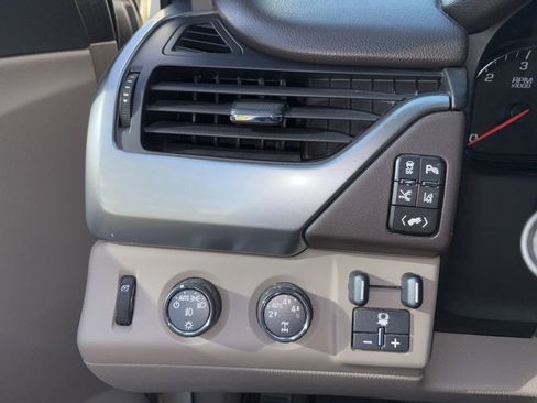 Used 2015 Chevrolet Tahoe LTZ AWD/4WD image 17