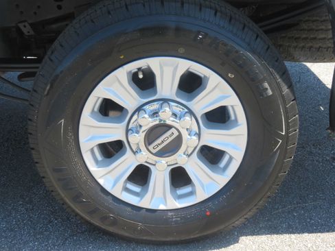 Used 2022 Ford F250 XL w/ STX Appearance Package AWD/4WD image 8